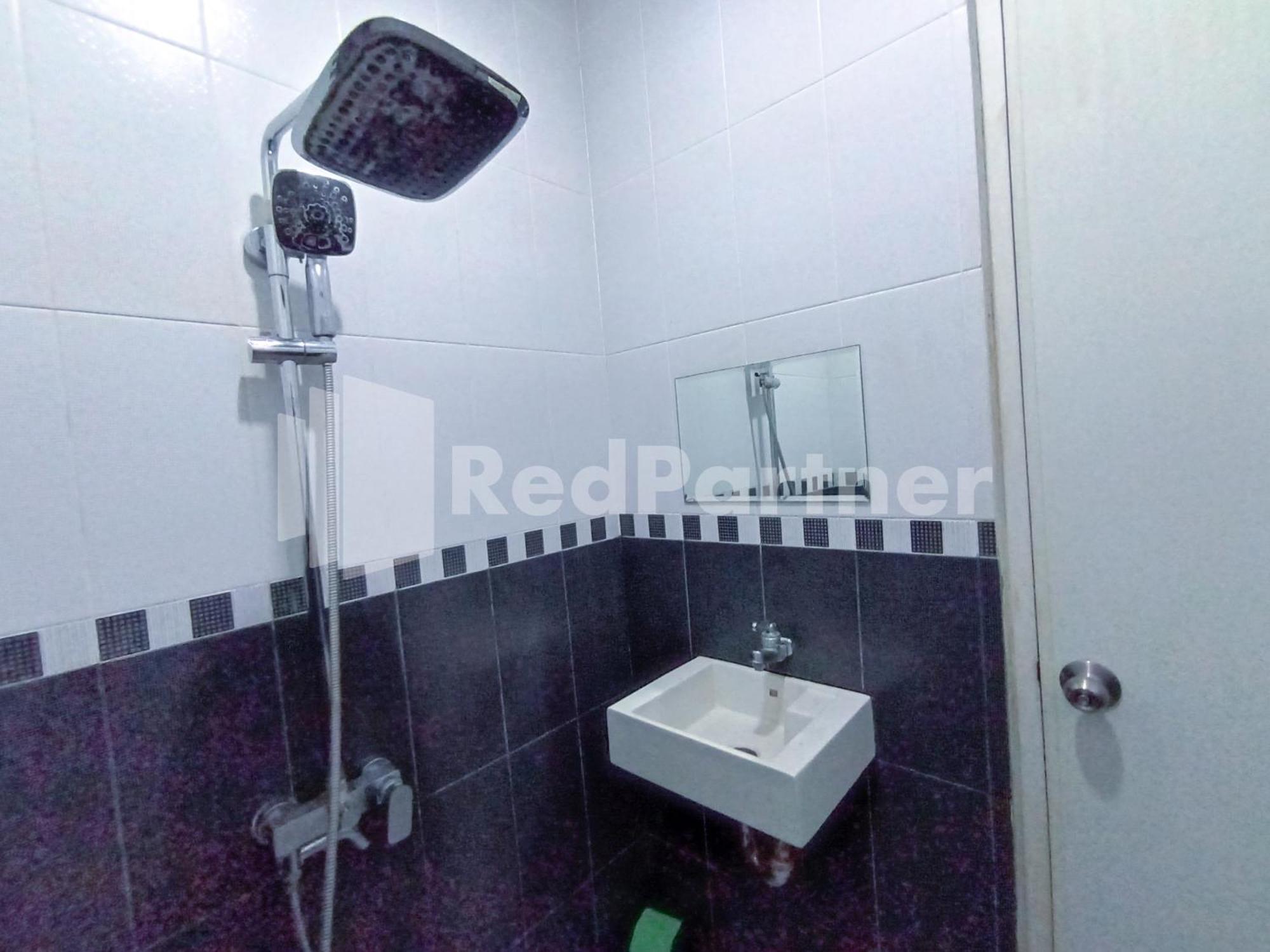 Nillo Hotel Kebumen Mitra Reddoorz Exteriör bild