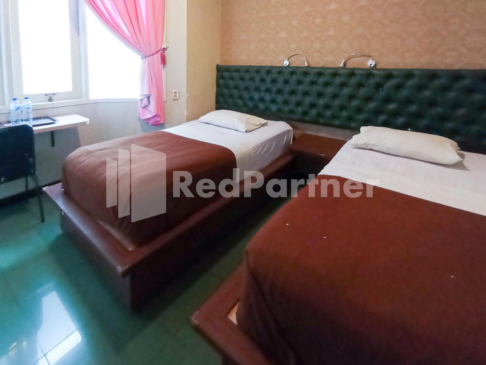 Nillo Hotel Kebumen Mitra Reddoorz Exteriör bild