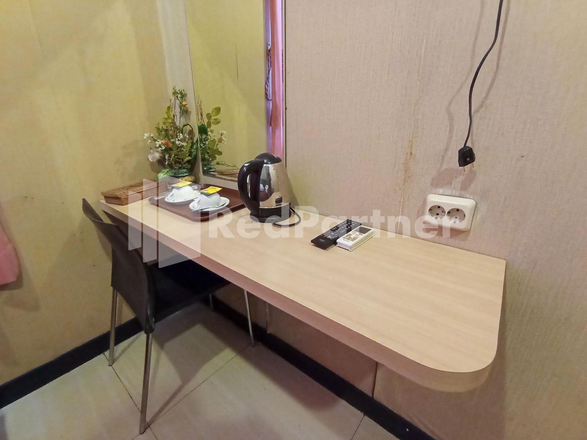Nillo Hotel Kebumen Mitra Reddoorz Exteriör bild