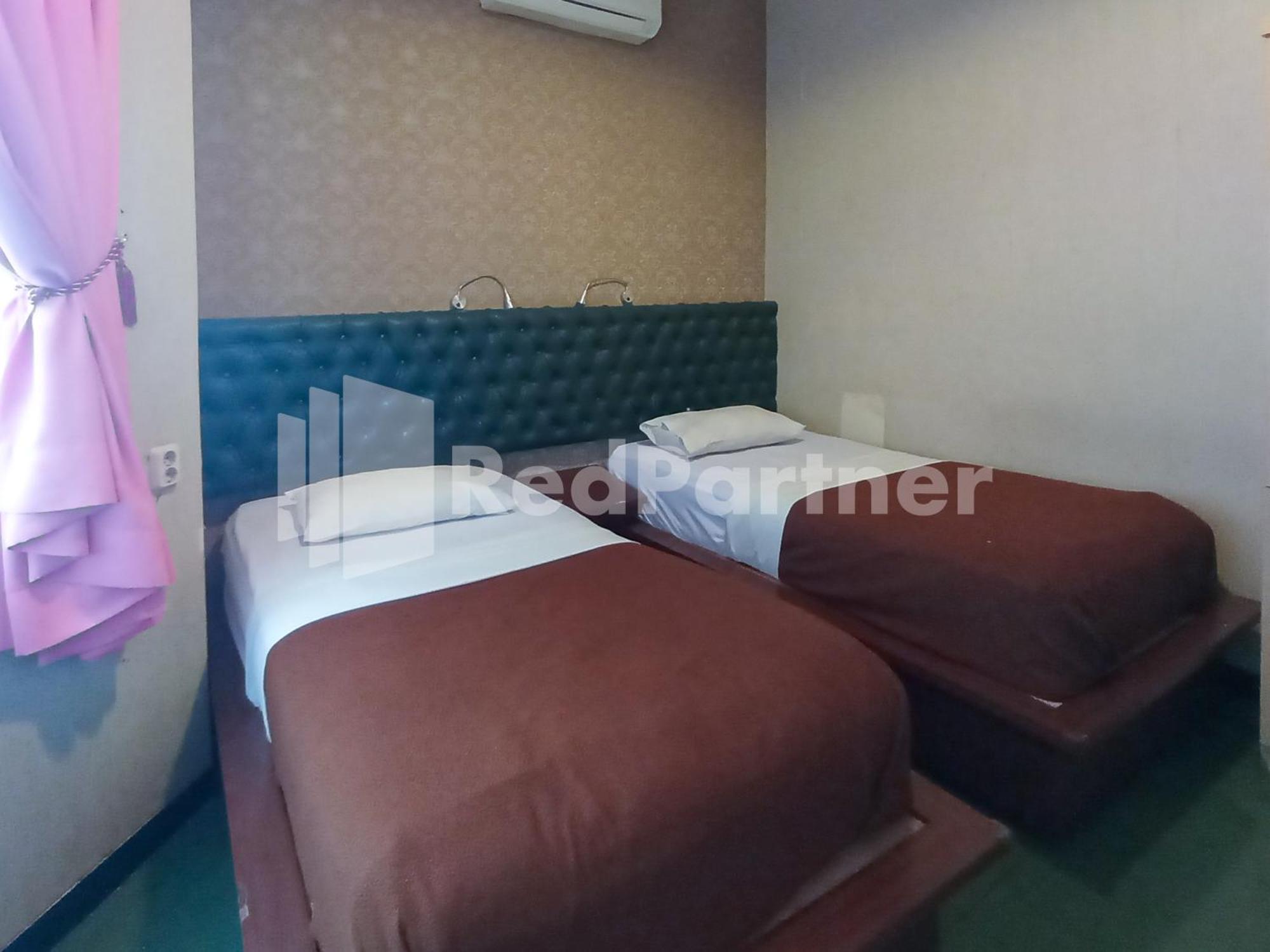Nillo Hotel Kebumen Mitra Reddoorz Exteriör bild