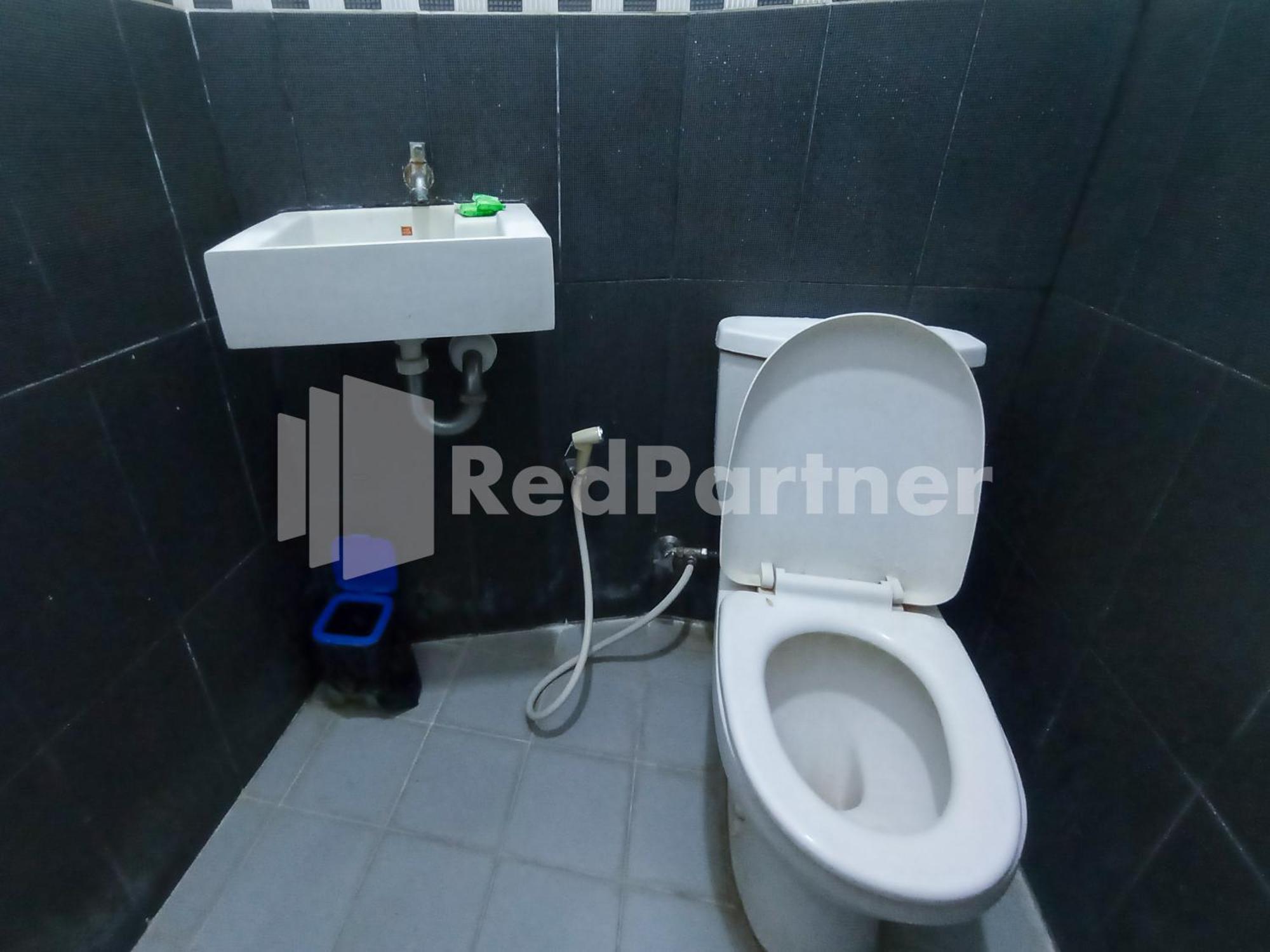 Nillo Hotel Kebumen Mitra Reddoorz Exteriör bild