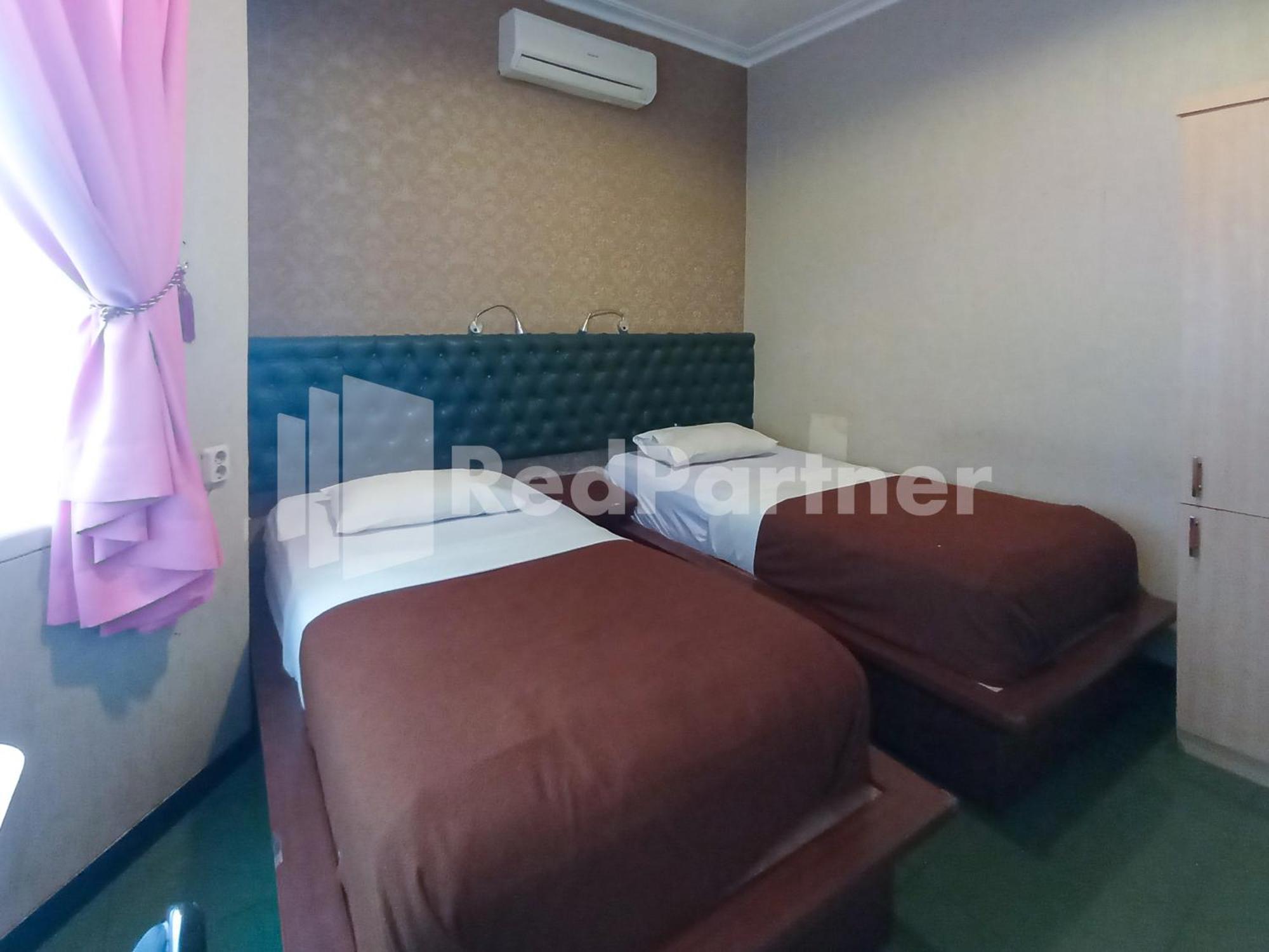 Nillo Hotel Kebumen Mitra Reddoorz Exteriör bild